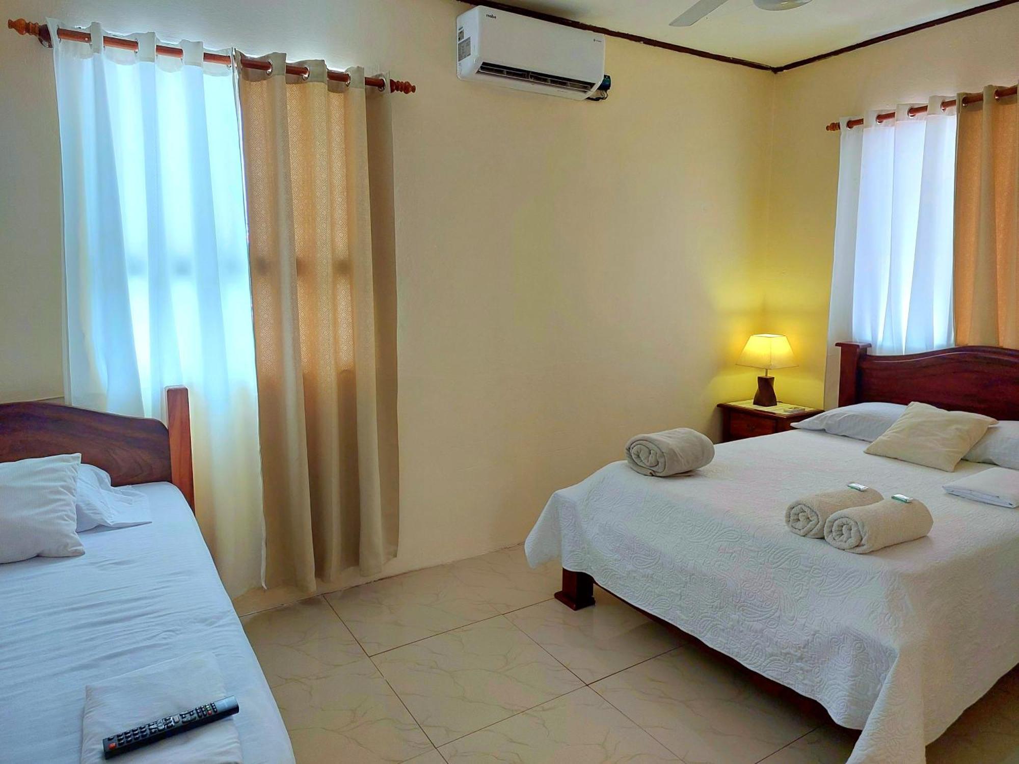 Casa Equipada En El Centro De Puntarenas Villa Exteriör bild